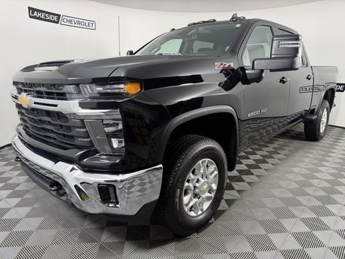 Used 2024 Chevrolet Silverado 2500 LT w/ All Star Edition image 2