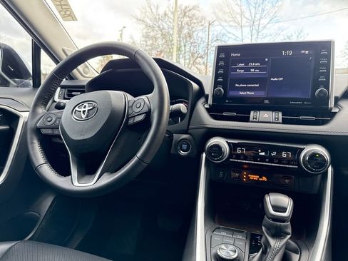 Certified 2022 Toyota RAV4 Limited image 16