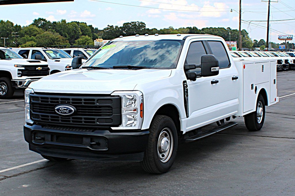 Used 2024 Ford F350 XL w/ 360-Degree Camera Package RWD image 2