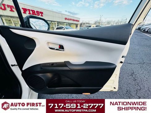 Used 2020 Toyota Prius Prime XLE image 27
