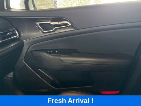 Used 2024 Kia Sportage EX FWD image 11