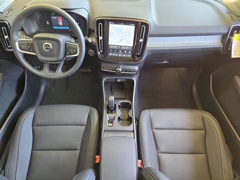 Used 2026 Volvo XC40 B5 Core w/ Protection Package Premier AWD/4WD image 24