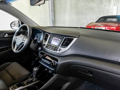 Used 2017 Hyundai Tucson Sport image 11