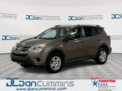 Used 2015 Toyota RAV4 LE AWD/4WD image 1
