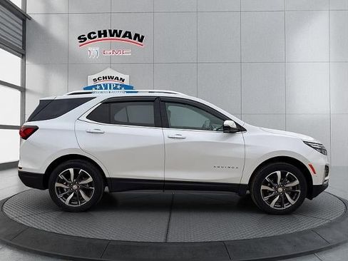Used 2024 Chevrolet Equinox Premier image 3