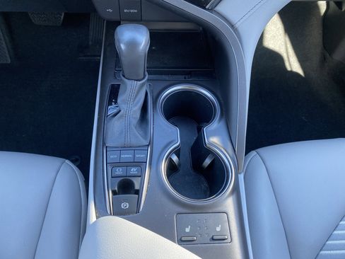 Used 2024 Toyota Camry SE image 22