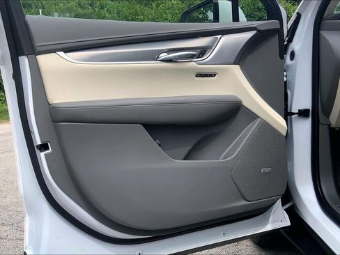 Used 2024 Cadillac XT5 Premium Luxury w/ Technology Package AWD/4WD image 25