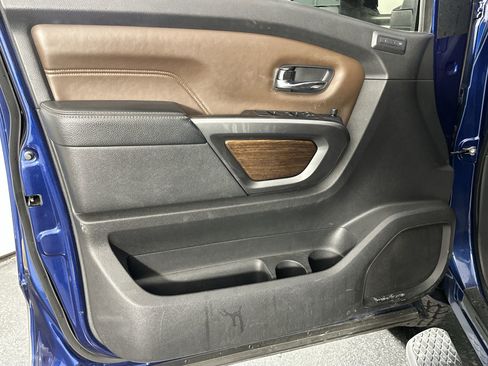 Used 2017 Nissan Titan Platinum Reserve image 33