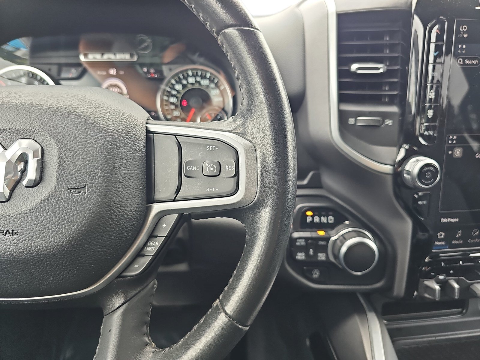 Used 2023 RAM 1500 Big Horn AWD/4WD image 15