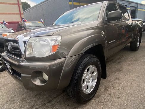 Used 2010 Toyota Tacoma PreRunner RWD image 3
