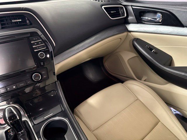 Used 2017 Nissan Maxima 3.5 SL FWD image 29