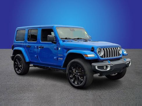 Used 2024 Jeep Wrangler Unlimited Sahara AWD/4WD image 3