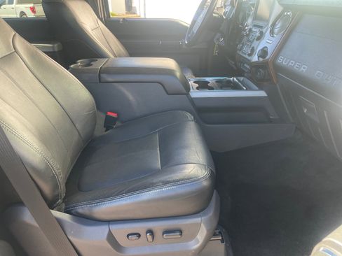 Used 2015 Ford F350 Lariat w/ Lariat Interior Package image 19