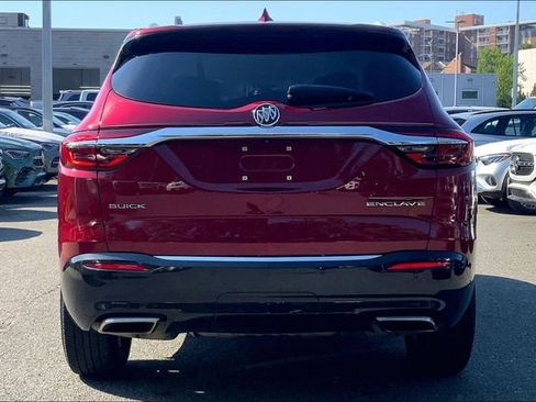 Used 2018 Buick Enclave Essence FWD image 3