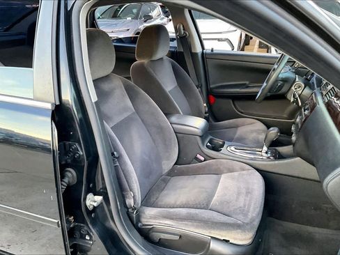 Used 2016 Chevrolet Impala LT image 10