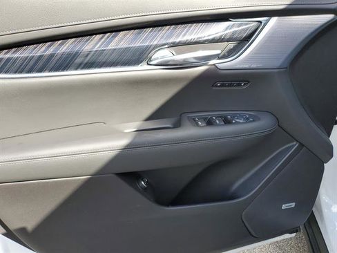 Certified 2023 Cadillac XT6 Premium Luxury image 39