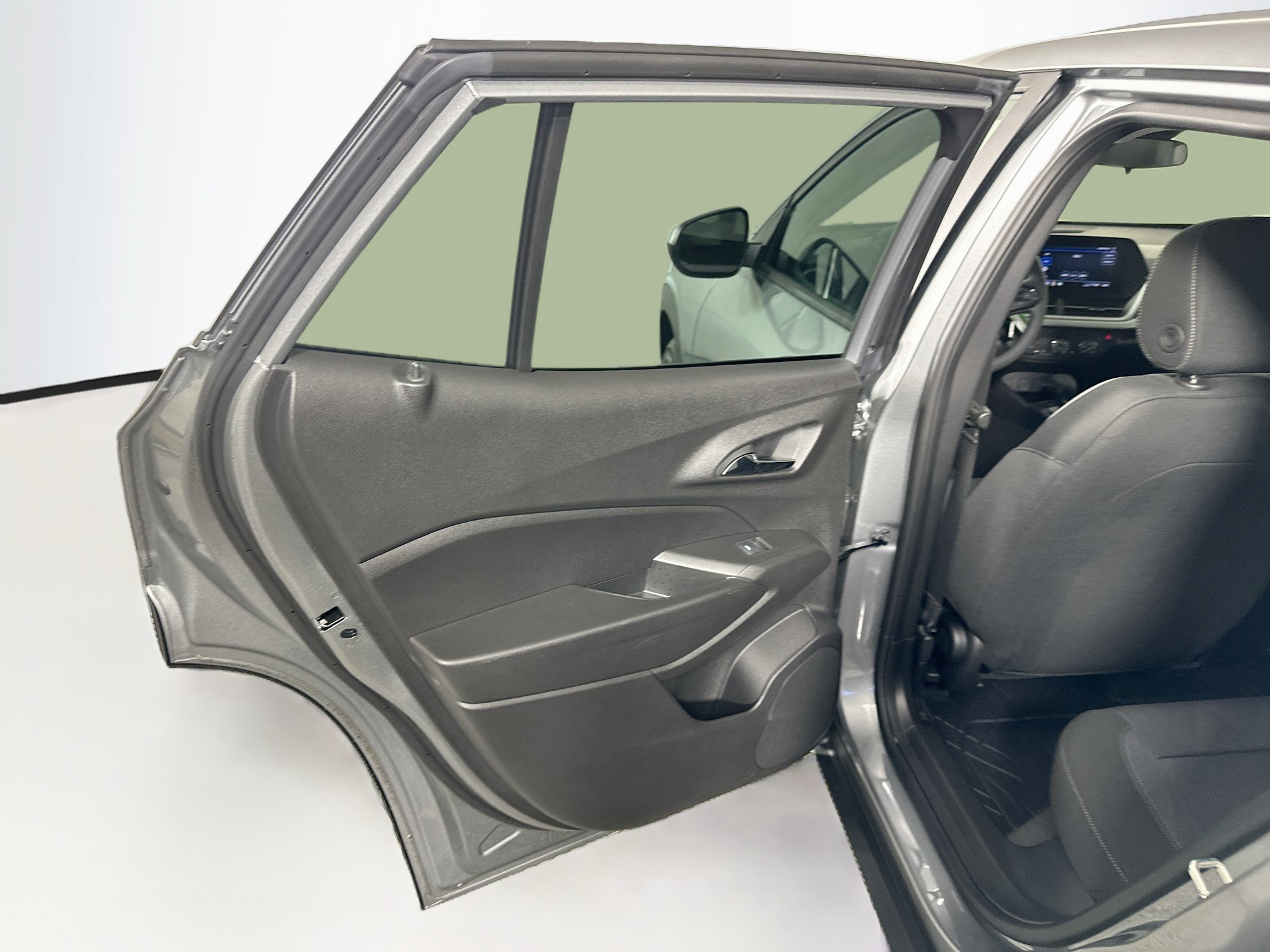 Used 2025 Chevrolet Trax LS w/ LS Convenience Package FWD image 24