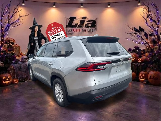 Used 2025 Toyota Grand Highlander AWD image 5