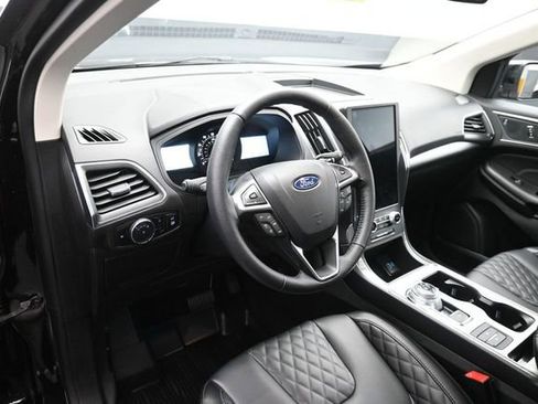 Certified 2024 Ford Edge Titanium AWD/4WD image 9