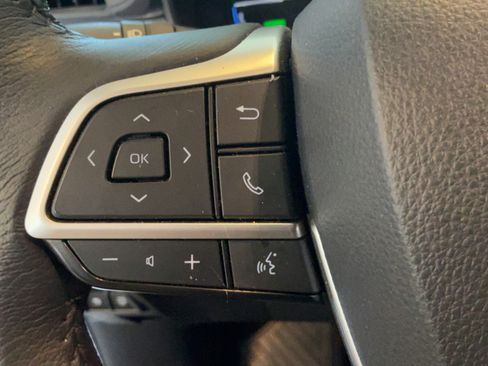 Used 2026 Toyota Sienna XLE FWD image 17