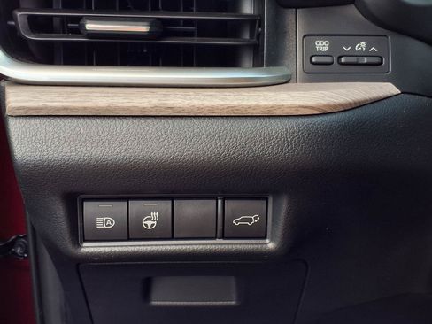 Used 2024 Toyota Grand Highlander AWD image 17