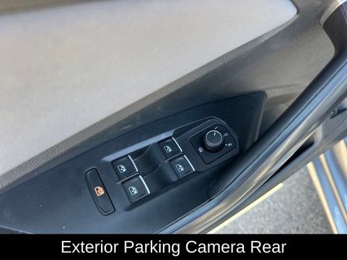 Used 2025 Volkswagen Jetta SE FWD image 12
