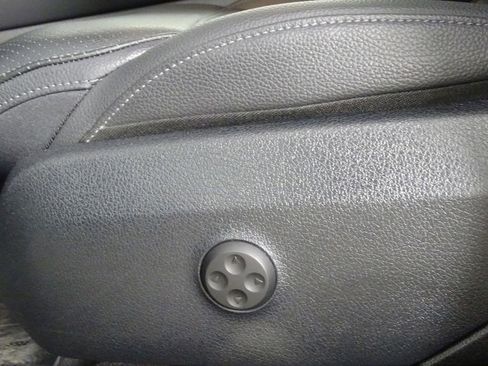 Used 2024 Mercedes-Benz GLC 300 image 21