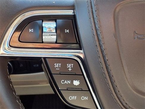 Used 2017 Lincoln Continental Reserve w/ Climate Package image 14