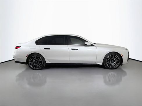 New 2026 BMW 740i w/ Executive Package RWD image 4