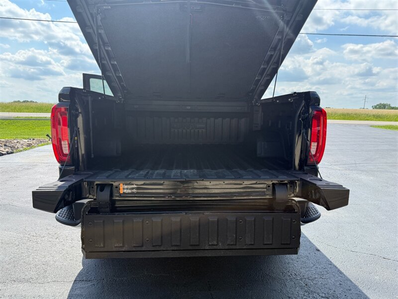Used 2019 GMC Sierra 1500 SLT w/ SLT Premium Plus Package AWD/4WD image 24