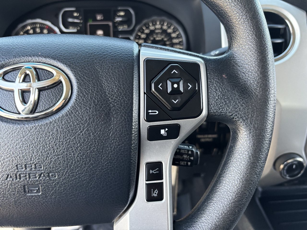 Used 2019 Toyota Tundra SR5 w/ SR5 Upgrade Package AWD/4WD image 26