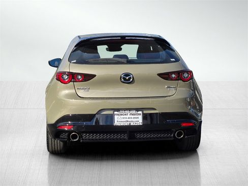 Certified 2025 MAZDA MAZDA3 Carbon w/ Appearance Package image 5