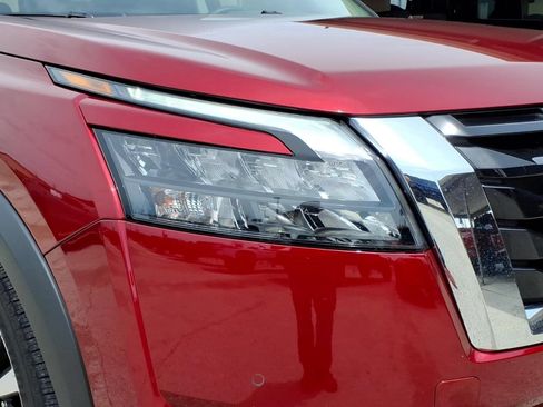 Used 2025 Nissan Pathfinder Platinum w/ Cargo Package FWD image 12