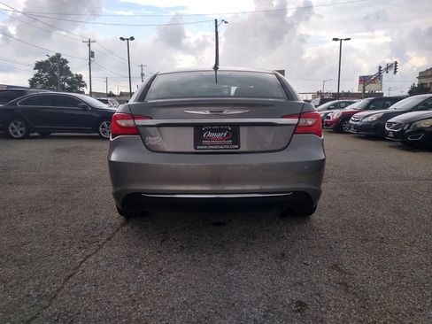 Used 2012 Chrysler 200 Touring image 8