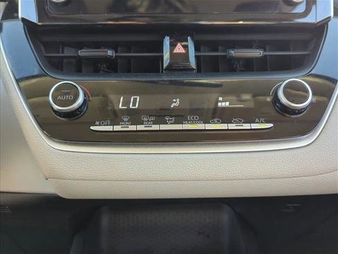 Used 2020 Toyota Corolla LE image 18