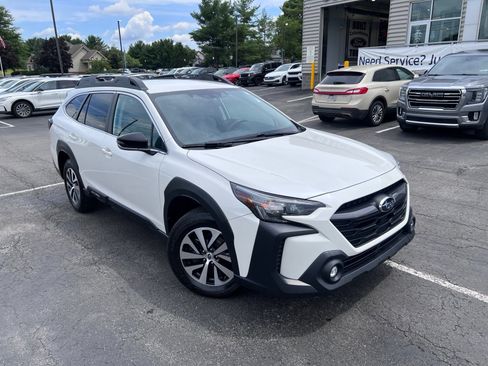 Used 2023 Subaru Outback Premium AWD/4WD image 15