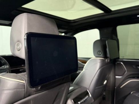 Certified 2023 Cadillac Escalade Premium Luxury w/ LPO, Radiant Package AWD/4WD image 19