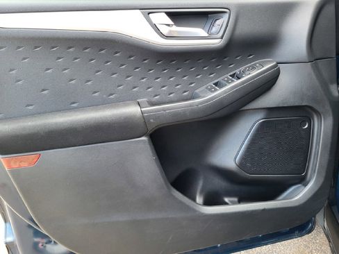 Used 2020 Ford Escape SE image 25