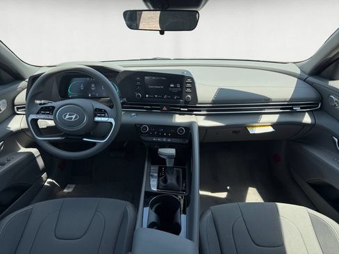 New 2026 Hyundai Elantra Hybrid FWD image 11