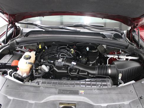 Used 2023 Jeep Grand Cherokee Laredo AWD/4WD image 10