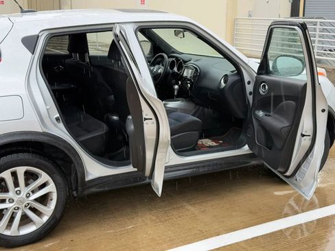 Used 2014 Nissan Juke SV w/ Navigation Package FWD image 17