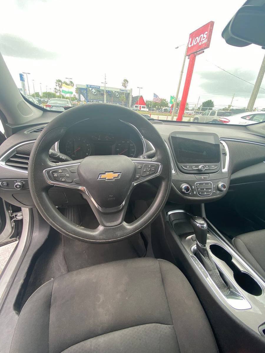 Used 2019 Chevrolet Malibu LT FWD image 8