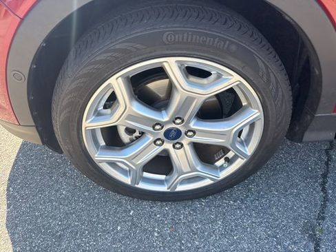 Used 2019 Ford Escape Titanium image 8