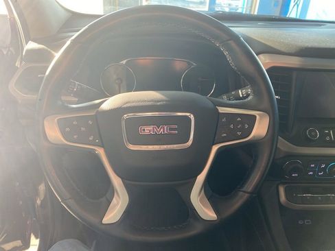 Used 2023 GMC Acadia Denali image 8