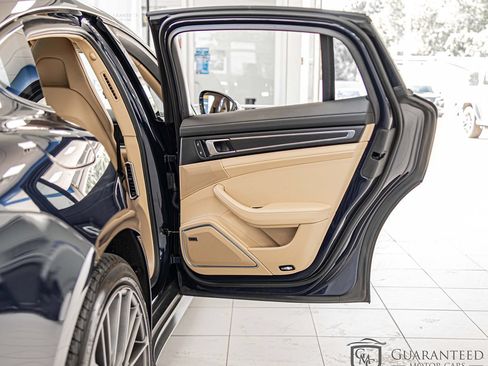 Used 2023 Porsche Panamera 4 Platinum Edition w/ Assistance Package AWD/4WD image 40