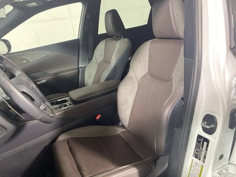 Certified 2025 Lexus RX 350 AWD w/ Convenience Package image 13