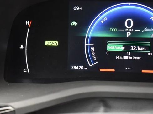 Used 2025 Toyota Camry SE FWD image 27