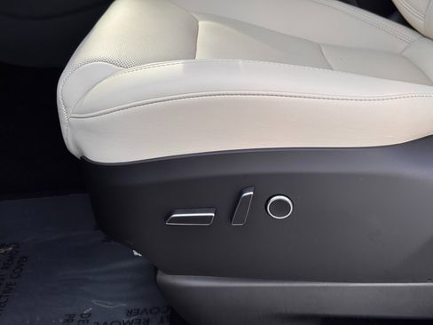 Used 2023 Tesla Model X image 25