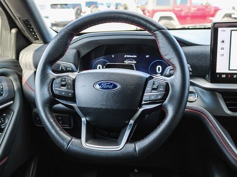 Used 2025 Ford Explorer ST-Line w/ ST-Line Street Pack AWD/4WD image 16