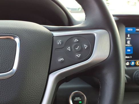 Used 2024 GMC Terrain SLT AWD/4WD image 26